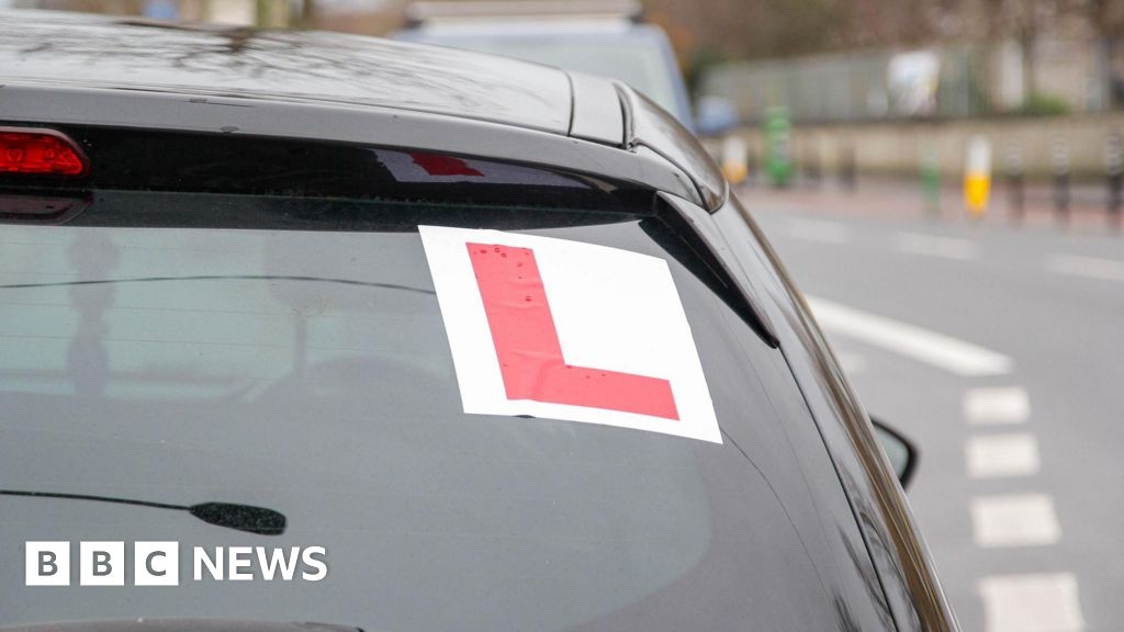 Hundreds of drivers failing to show up for tests in Bristol