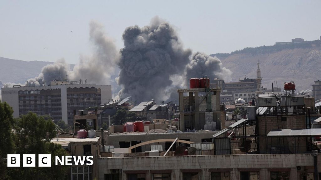 Syria: Israel strikes Damascus as fighting between government forces and Druze rages