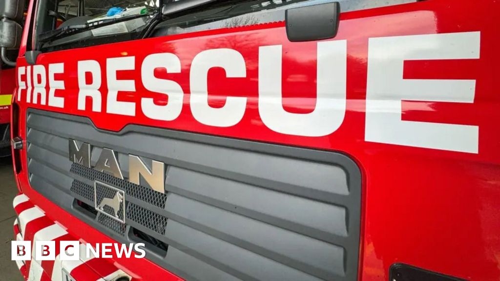 Large grass fire breaks out on Romney Marsh