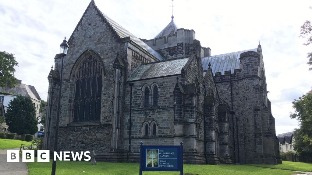 Bangor Cathedral had 'binge drinking culture' at diocese