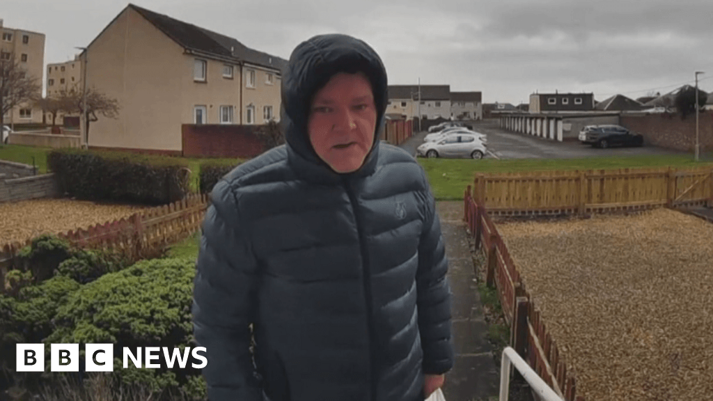 Conman caught on doorbell camera before robbing elderly victim