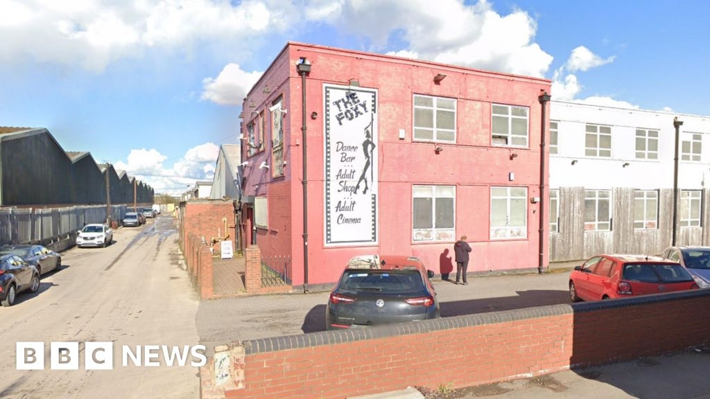 Bilston strip club applies to council for new license