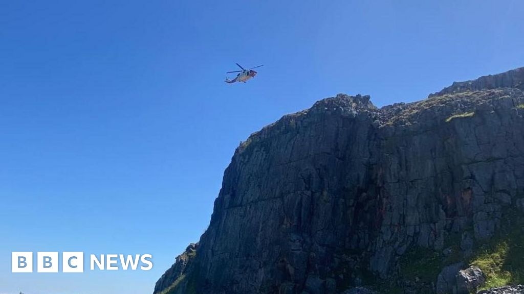 Climber suffers head injury in fall at Buxton quarry