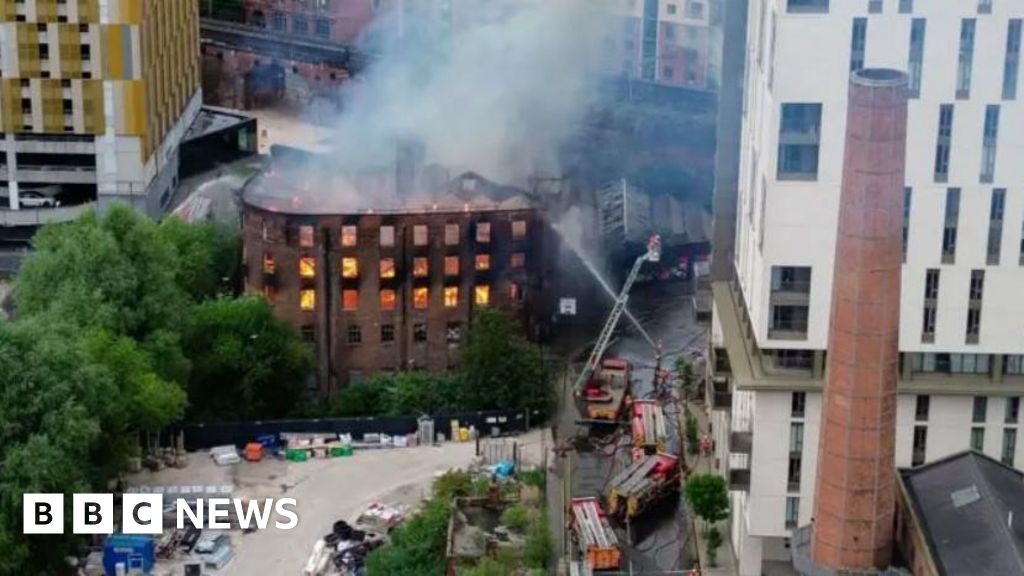 Manchester Oxford Road train delays after Hotspur Press fire