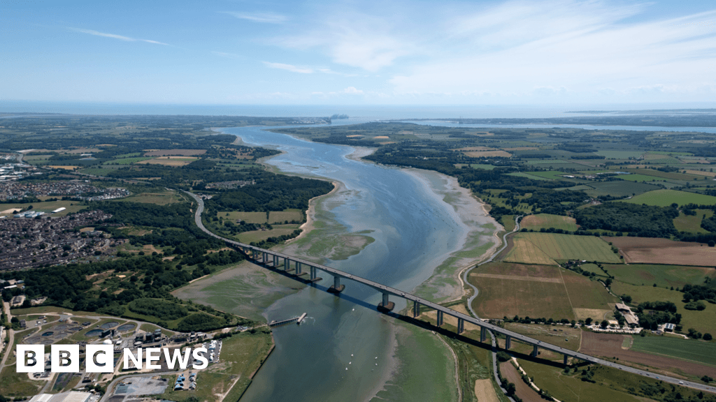 Ipswich businesses' frustrations at Orwell Bridge work 'failure'