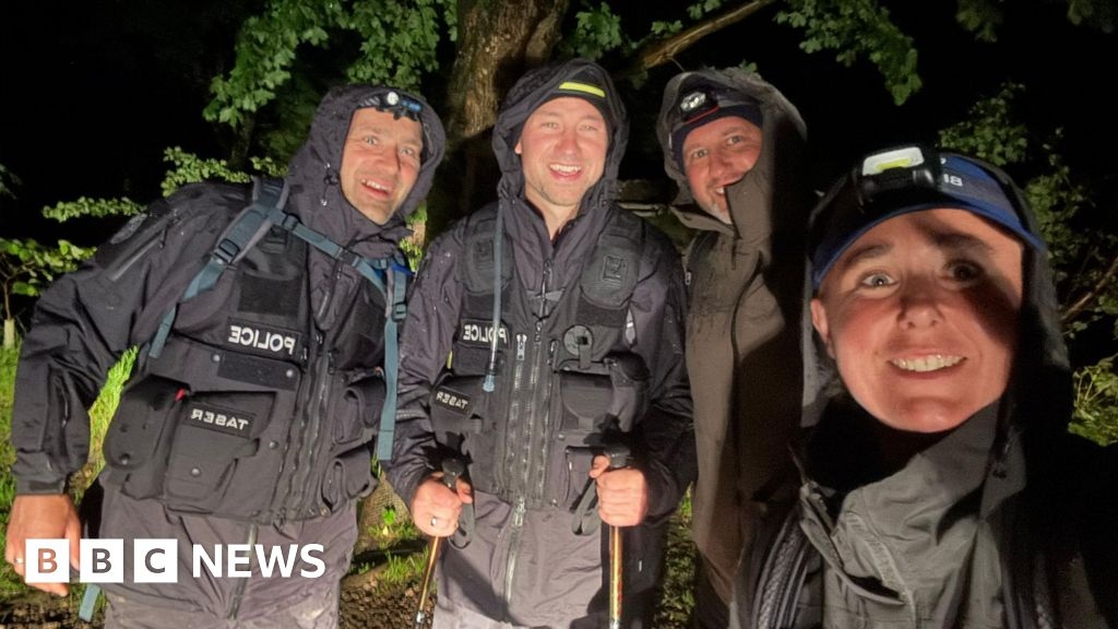 PCs conquer three peaks for retired service dogs