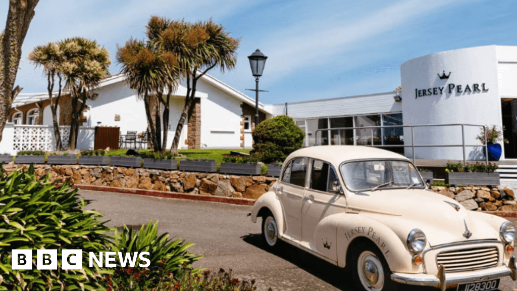 Jersey Pearl shop celebrates 40th anniversary