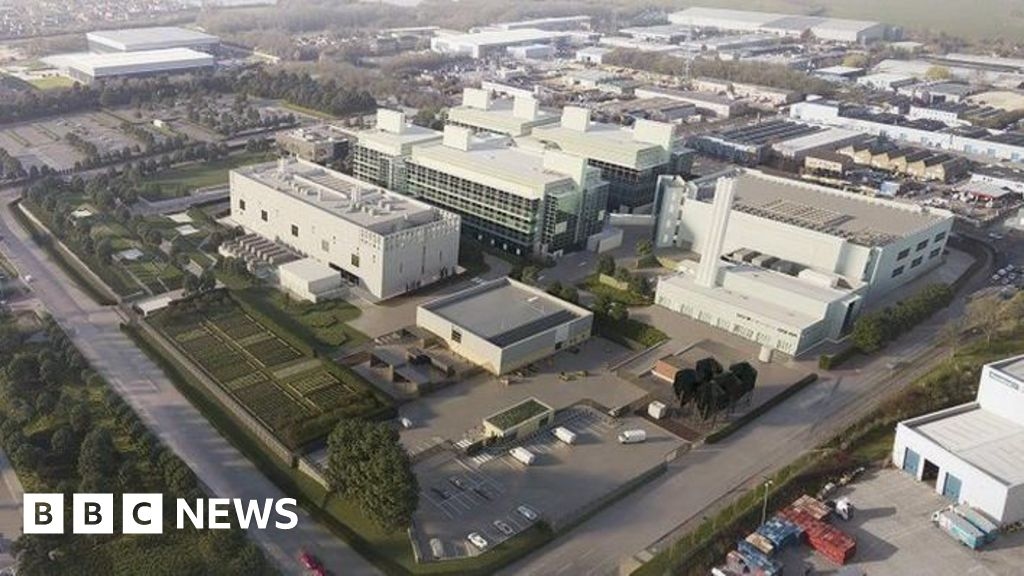 Rachel Reeves says new site being explored for Harlow UKHSA lab
