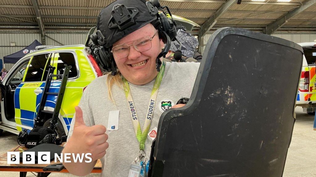 People with learning disability meet 999 crews in Cornwall