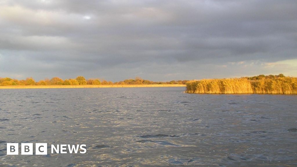 Norfolk anglers join researchers to tackle algal blooms on Broads