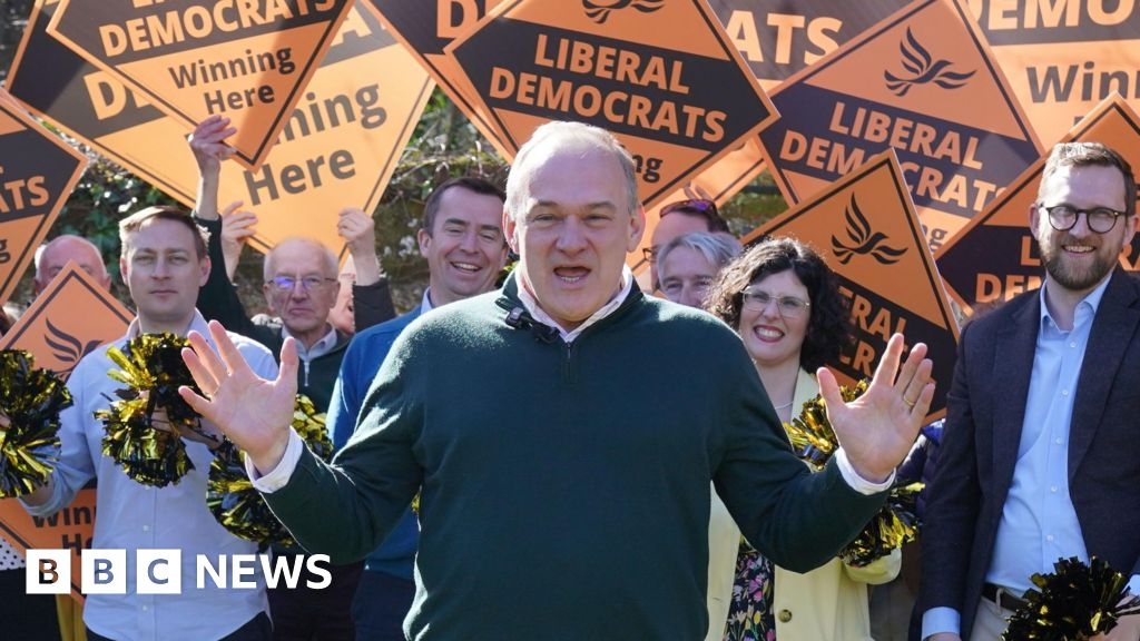 Lib Dems aim to become 'party of Middle England', says Ed Davey