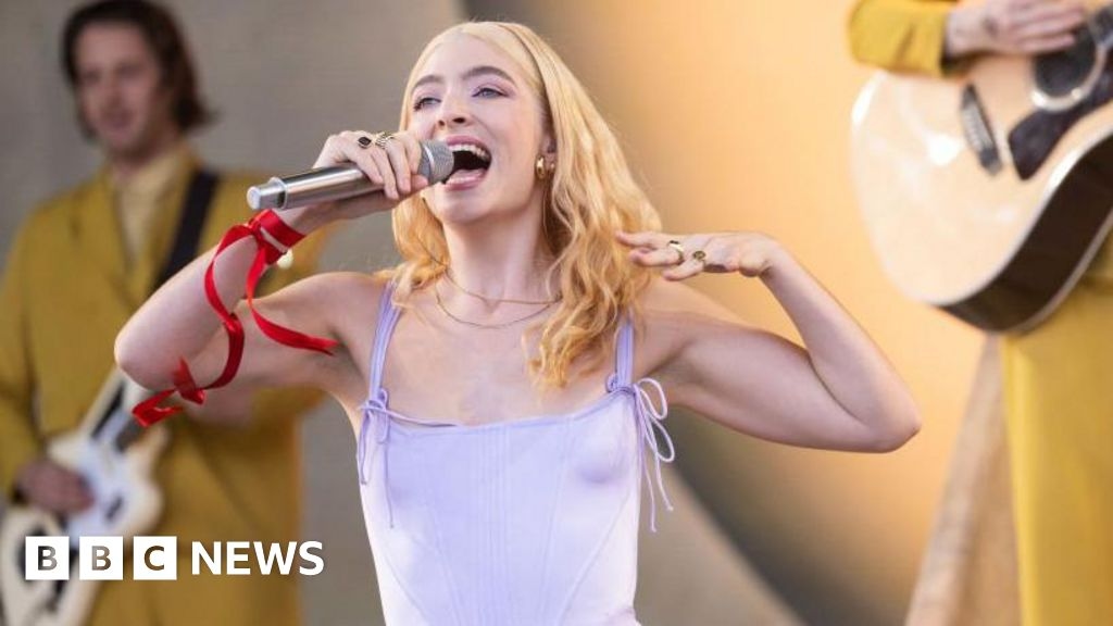 Lorde kicks off Glastonbury with early surprise set