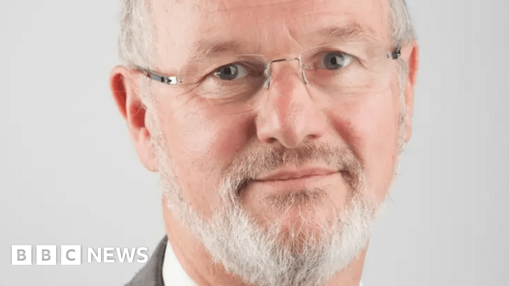 Ex-leader's attack on 'dishonest' Gloucestershire council survey