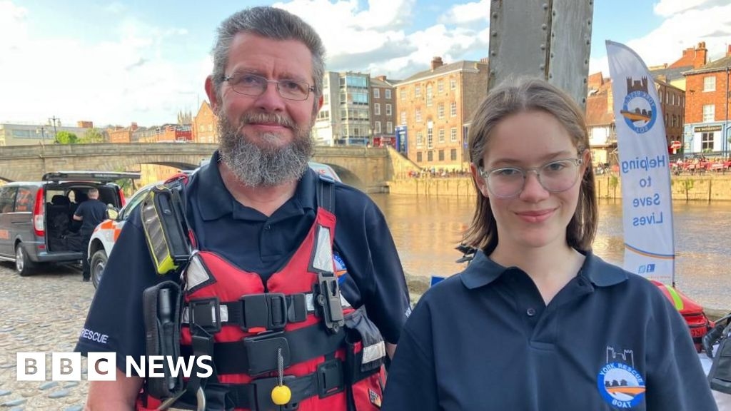 Dad and daughter volunteer with York Rescue Boat to save lives