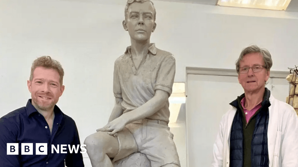 Lowestoft seafront statue of Benjamin Britten given approval