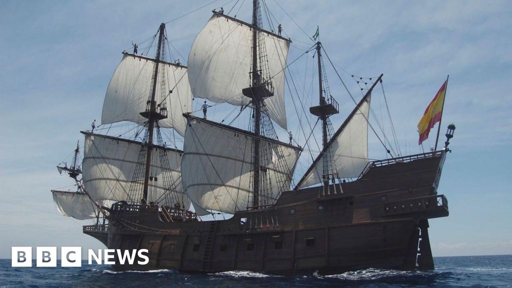 Replica 17th Century Spanish galleon visits Douglas Bay
