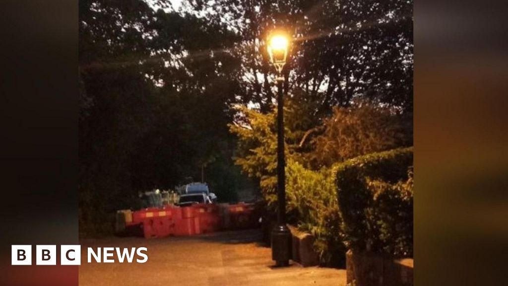 Kendal Georgian street Thorny Hills gets heritage 'dark sky-friendly' lights
