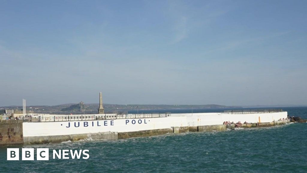 Swimmers rescued from sea off Penzance after getting lost in fog