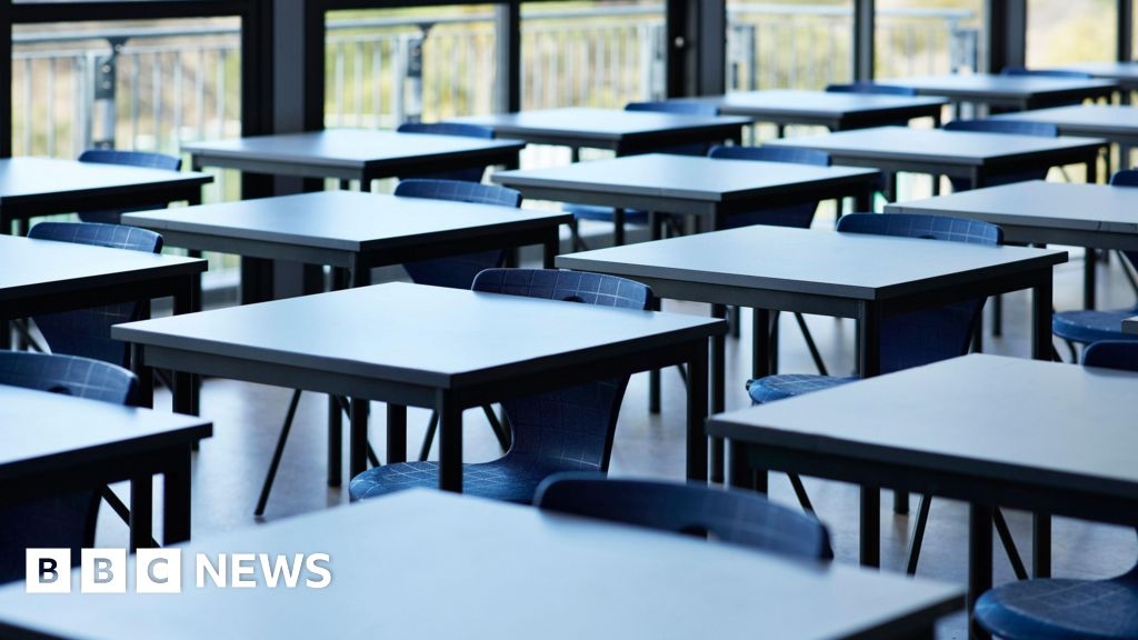 Guernsey school leaders praised by staff in survey