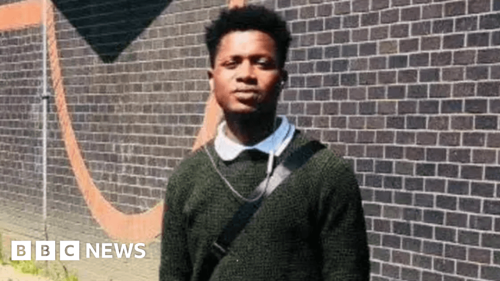 Woman charged over death of man in Glasgow flat