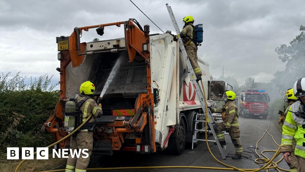 Warning after battery fire damages bin lorry in Rufford