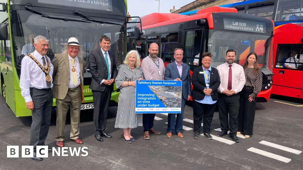 Revamp of Salisbury Station forecourt marked with ceremony