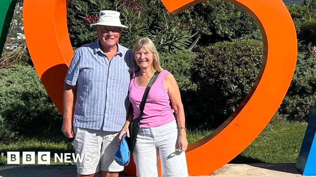 Pair save man from drowning at Guernsey beach