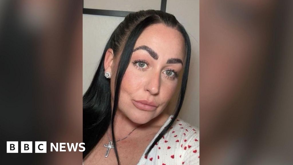 Woman who had skin cancer warns of sunbed danger
