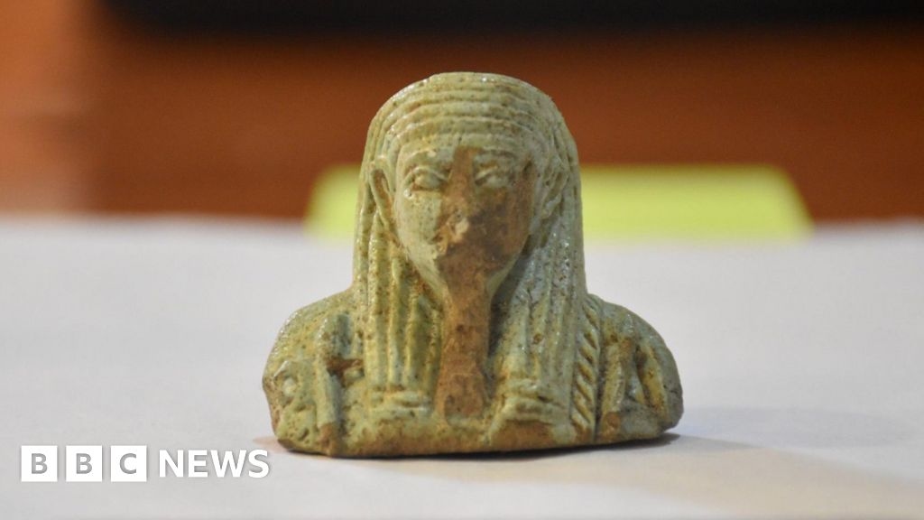 Manchester: Researchers help uncover ancient Egyptian city