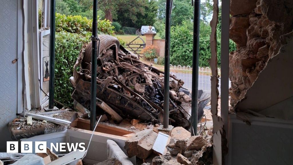 Couple made homeless by Martock house crash