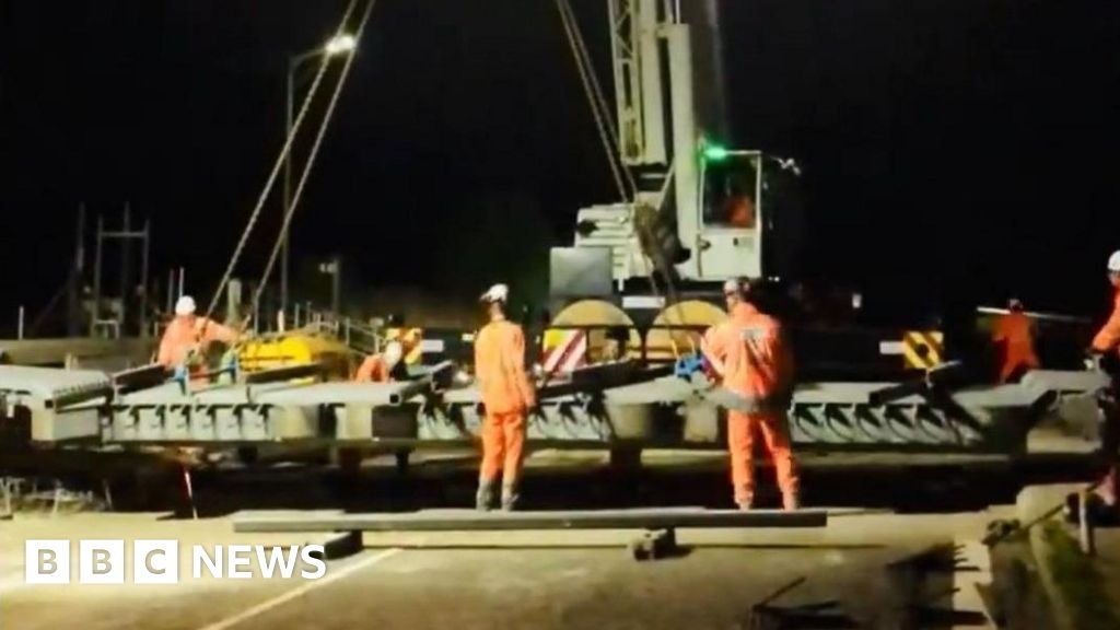Orwell Bridge to remain open at night as joints lifted into place