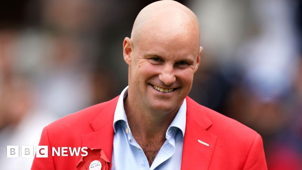 Sir Andrew Strauss coaches cricket talent at Somerset festival