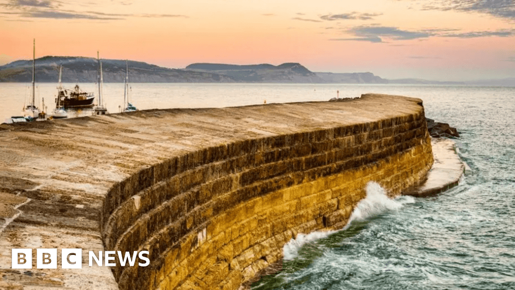 Lyme Regis Cobb: Calls to speed up repairs to iconic breakwater