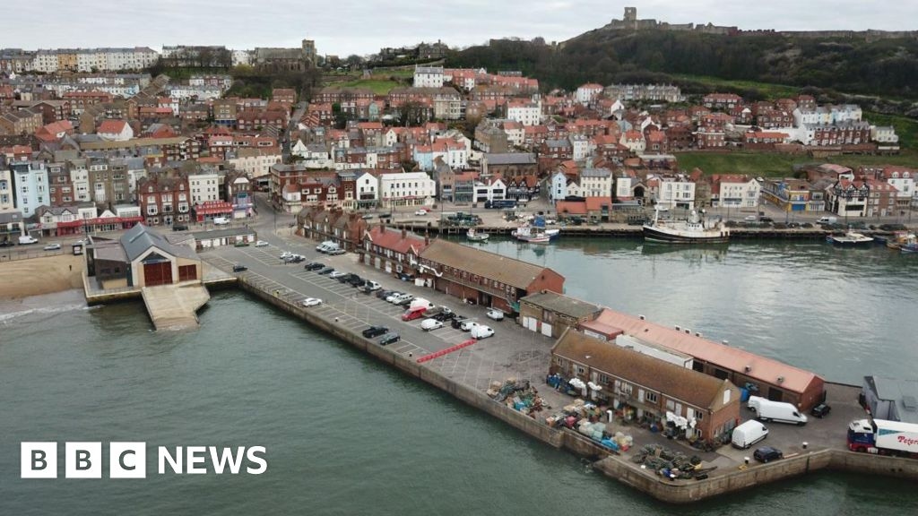 Scarborough West Pier harbour wall repairs approved by council