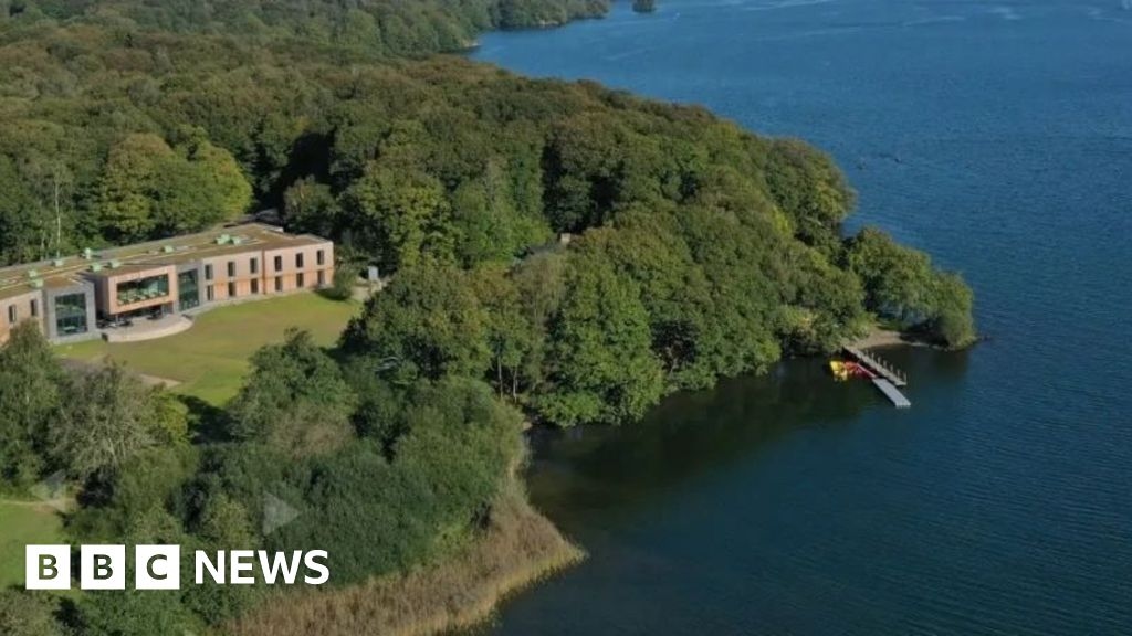 Windermere swimmers warned after blue-green algae found in lake