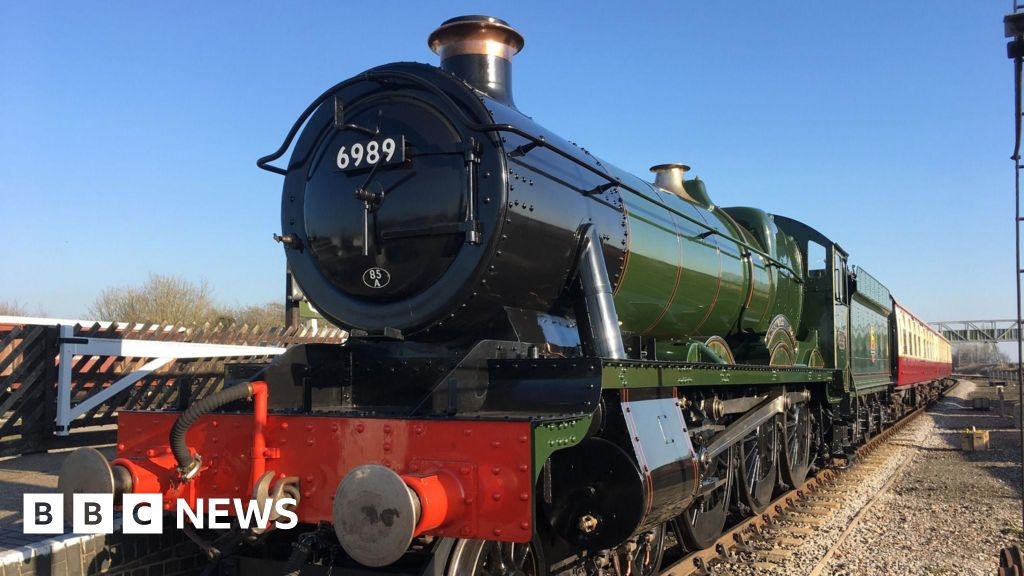 Buckinghamshire train saved from scrap to star in Harry Potter