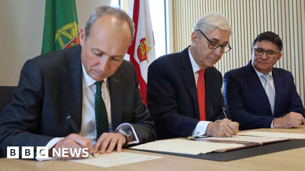 Agreement signed over Portuguese in Jersey schools