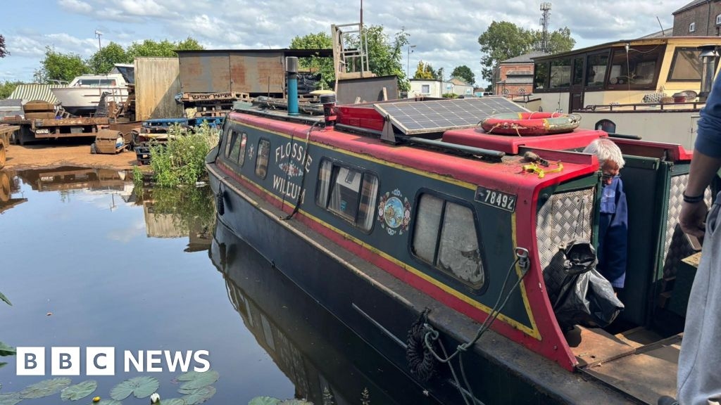 Charity offers veterans narrowboat life switch