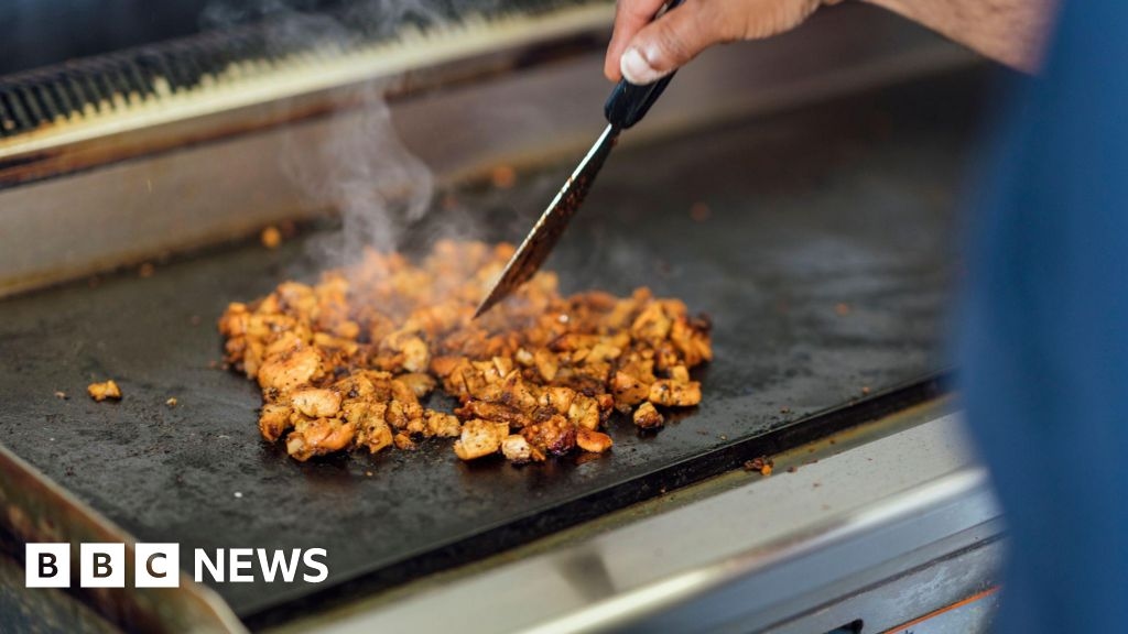 Restaurant air purifiers piloted in Westminster over pollution
