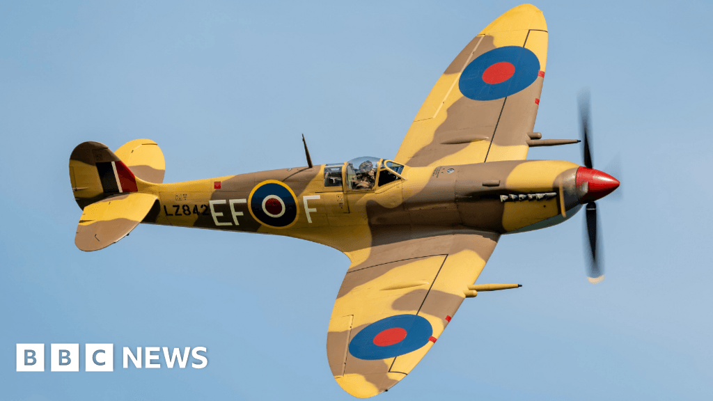 Two Spitfires and rare WW1 bomber to fly at historic aerodrome