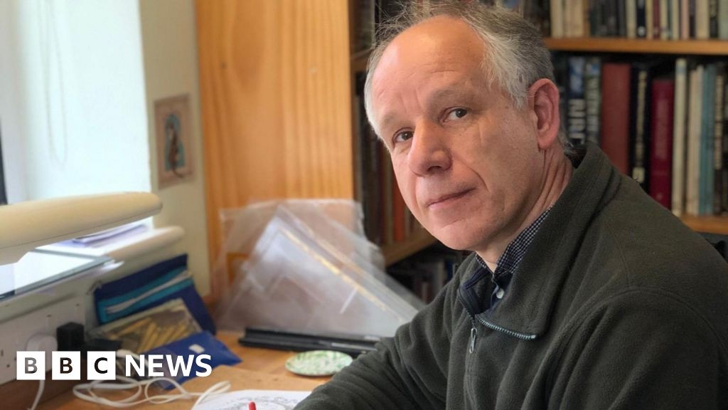 Hillingdon heraldic designer appointed MBE for royal cypher