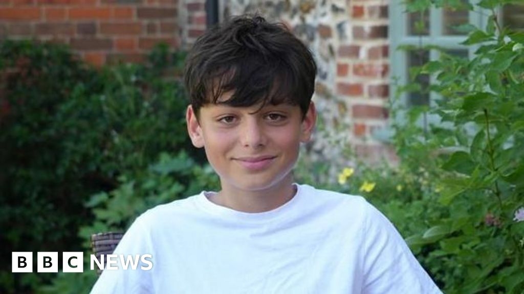 Teen rescued on Norfolk beach on live TV watched as sand vanished