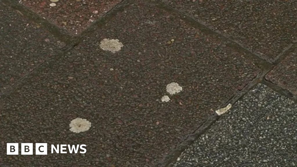 Chewing gum clean up extended to streets in Bournemouth and Poole