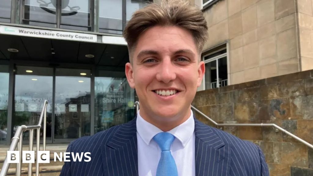 Reform seeks to spend up to £570k on three assistants at council