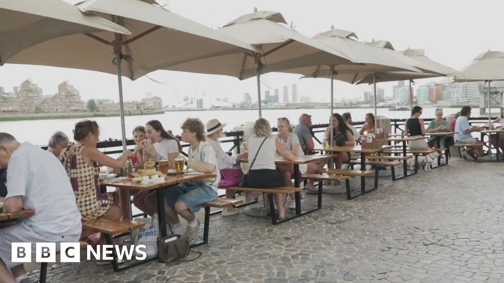 Greenwich pub fights to keep riverside seating