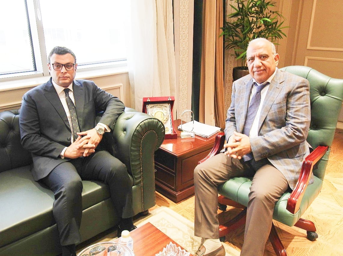 وزيرا الكهرباء والإسكان يبحثان تعزيز التعاون في مشروعات الطاقة المتجددة