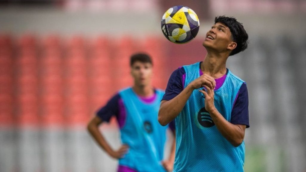 Who is Pedro Fernández Sarmiento? Barcelona's 17-year-old scores in Vissel Kobe friendly