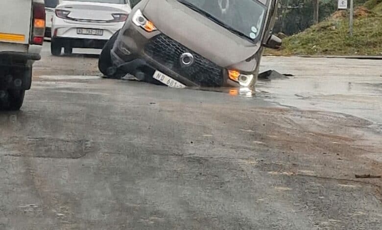 Motorists warned after Amanzimtoti sinkhole swallows car