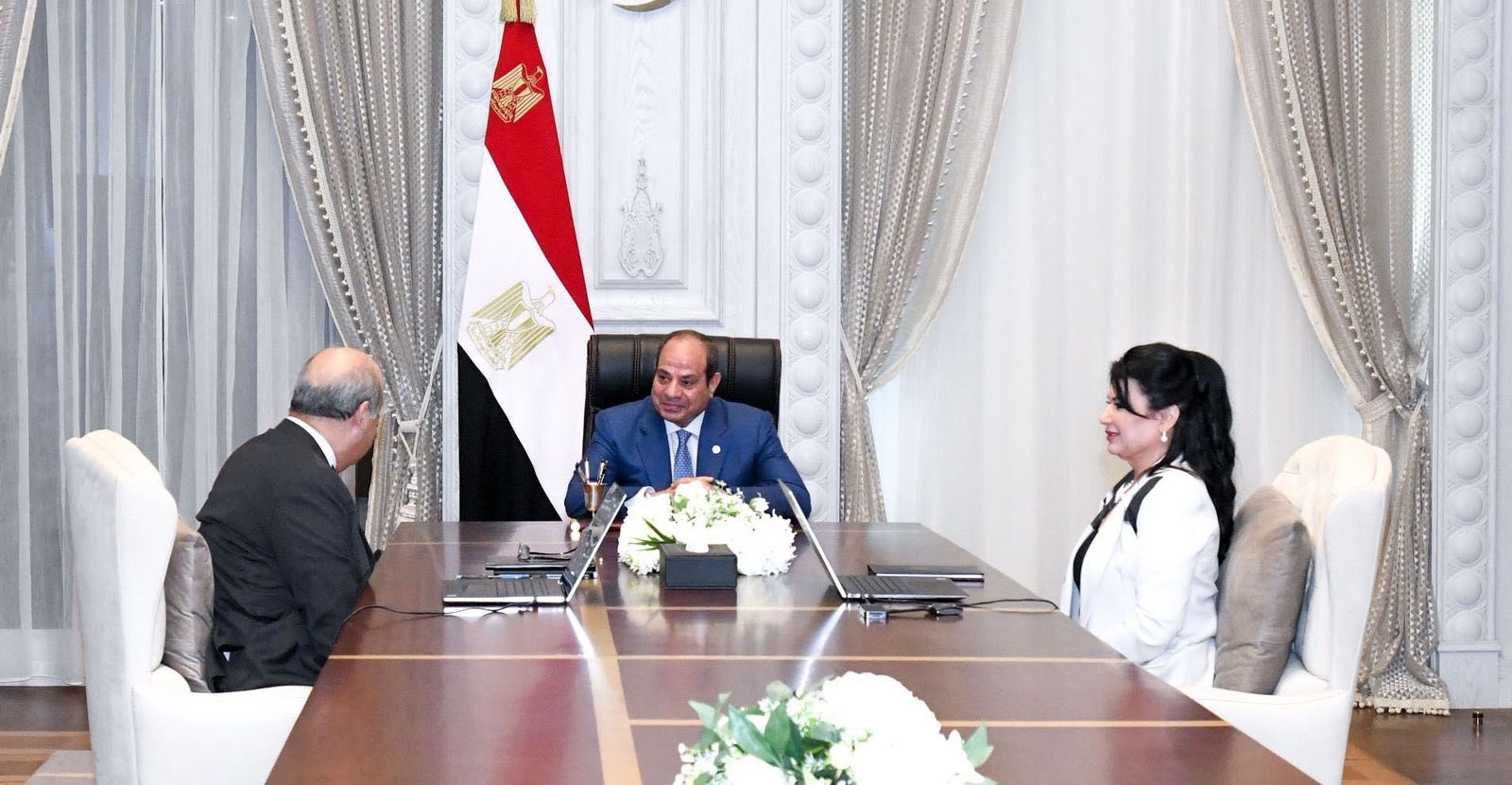 Egypt's Al-Sisi reviews plan to engage private sector in airport development