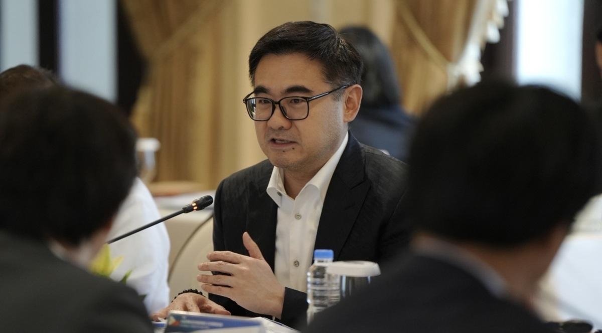 Philippines 'concerned' on Trump's 20% tariff despite negotiations